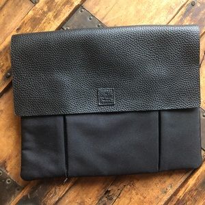 Titiló NY clutch/iPad bag